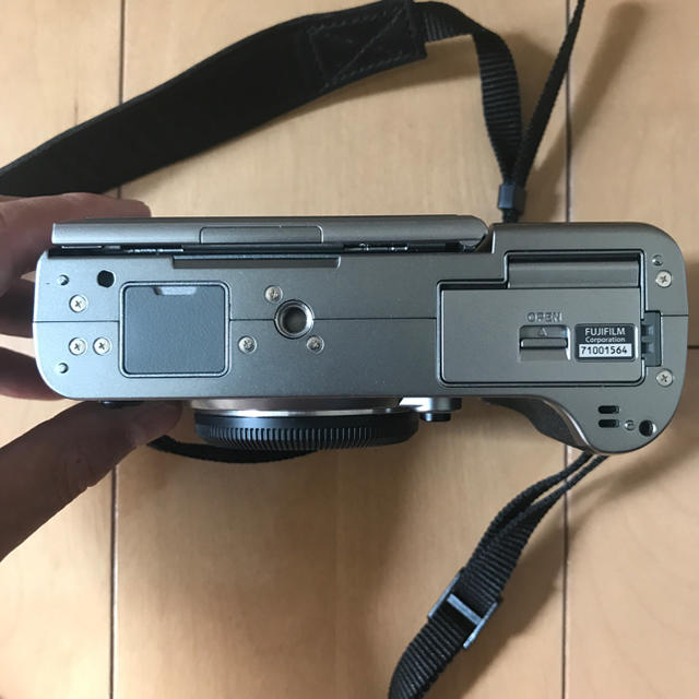 富士フイルム(フジフイルム)のFUJIFILM X-T2 Graphite Silver 保証あり スマホ/家電/カメラのカメラ(ミラーレス一眼)の商品写真