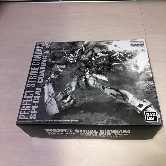 BANDAI(バンダイ)の値下げ パーフェクトストライクガンダム スペシャルコーティングver 新品 エンタメ/ホビーのフィギュア(アニメ/ゲーム)の商品写真