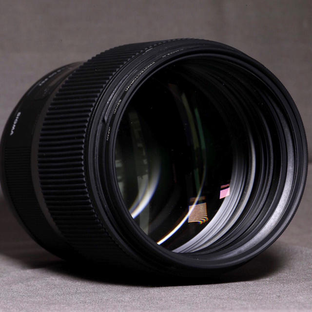 SIGMA(シグマ)のSIGMA Art 135mm F1.8 DG HSM キャノン用 スマホ/家電/カメラのカメラ(レンズ(単焦点))の商品写真