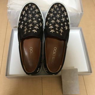 ジミーチュウ(JIMMY CHOO)のお値下げ⭐︎完売JIMMYCHOOジミーチュウ⭐︎スタースタッズレザースリッポン(スリッポン/モカシン)