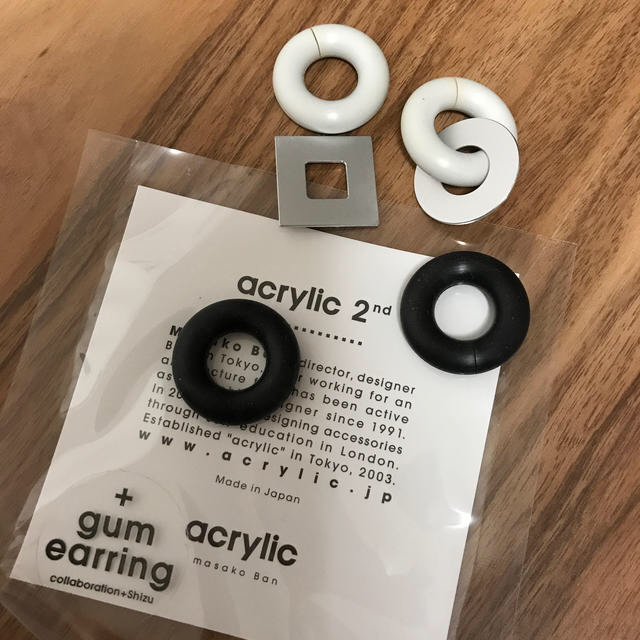 アクリリック　acrylic Gum earring