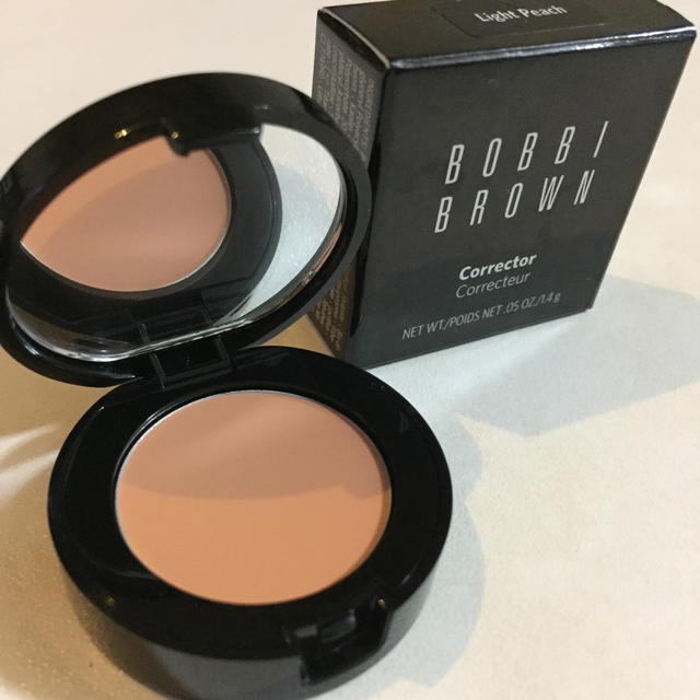 BOBBI BROWN(ボビイブラウン)の値下げ BOBBI BROWN コンシーラー ライトピーチ 新品未使用 コスメ/美容のベースメイク/化粧品(コンシーラー)の商品写真