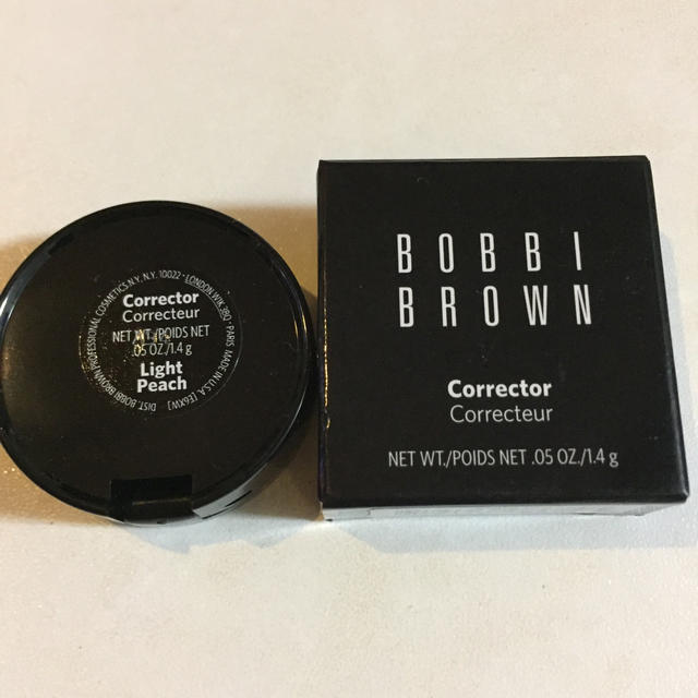BOBBI BROWN(ボビイブラウン)の値下げ BOBBI BROWN コンシーラー ライトピーチ 新品未使用 コスメ/美容のベースメイク/化粧品(コンシーラー)の商品写真