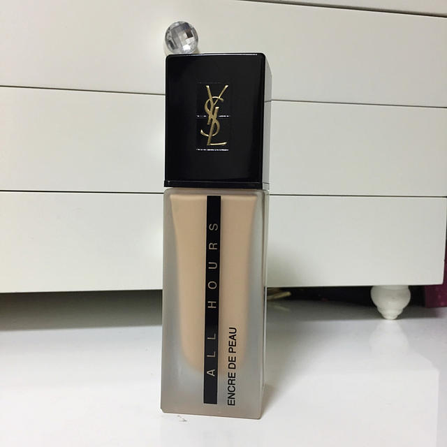 Yves Saint Laurent Beaute(イヴサンローランボーテ)のイヴ・サンローラン リキッドファンデーション コスメ/美容のベースメイク/化粧品(ファンデーション)の商品写真