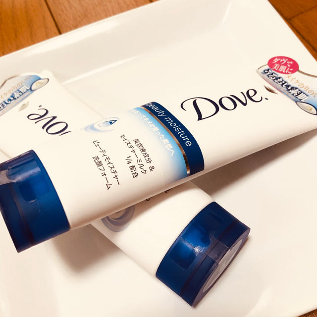 【未使用品】Dove(タヴ) 洗顔フォーム コスメ/美容のスキンケア/基礎化粧品(洗顔料)の商品写真