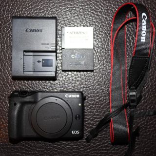 キヤノン(Canon)のCanon EOS M3 ミラーレス一眼 ボディのみ ブラック 黒 美品(ミラーレス一眼)