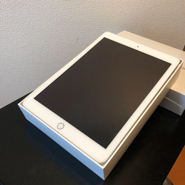 iPad 6世代 32GB シルバー 美品 wifiモデル