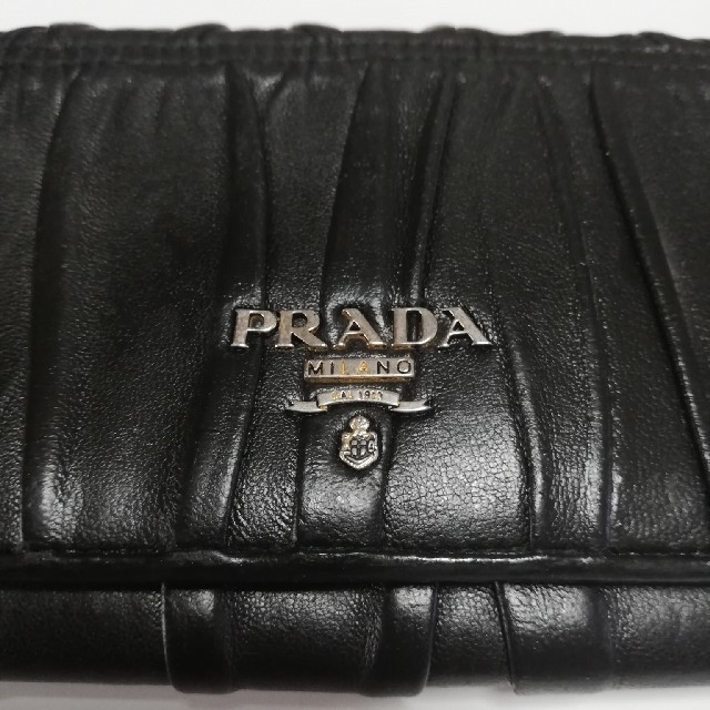 PRADA 長財布