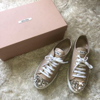 ミュウミュウ(miumiu)のmiumiu スニーカー(スニーカー)