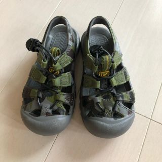 キーン(KEEN)の美品！keen♡13.5♡サンダル♡迷彩柄(サンダル)