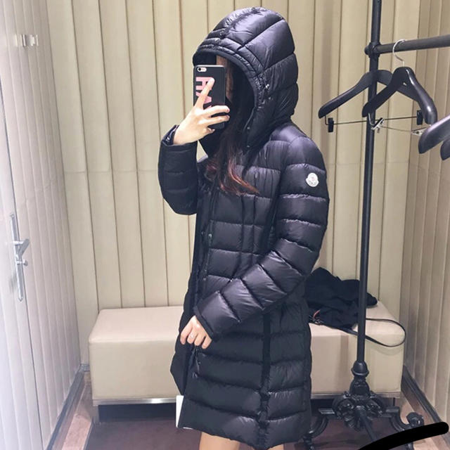 MONCLER(モンクレール)のモンクレール Hermine ブラック0サイズ 2019年購入した新品 レディースのジャケット/アウター(ダウンコート)の商品写真