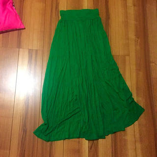 値下げ♡鮮やかグリーンのスカート(ロングスカート)