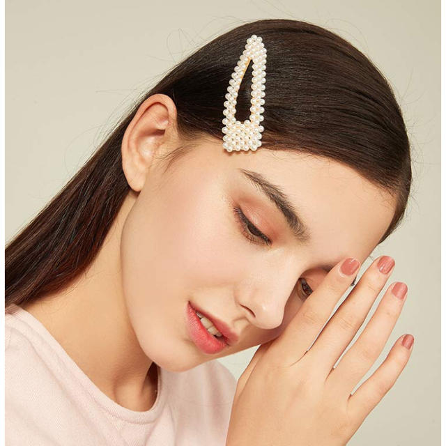 ZARA(ザラ)のパールピン ４点セット シルバー レディースのヘアアクセサリー(ヘアピン)の商品写真