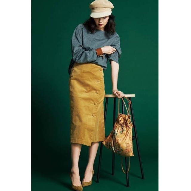 FELISSIMO(フェリシモ)のイデット　ラップ風コーデュロイ　Iラインスカート　フェリシモ レディースのスカート(ひざ丈スカート)の商品写真