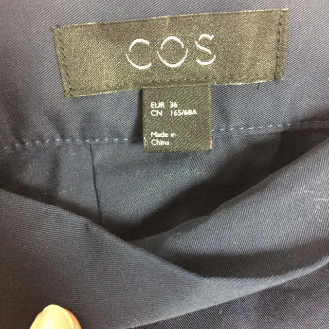 COS(コス)のCOS♡ネイビースカート レディースのスカート(ひざ丈スカート)の商品写真