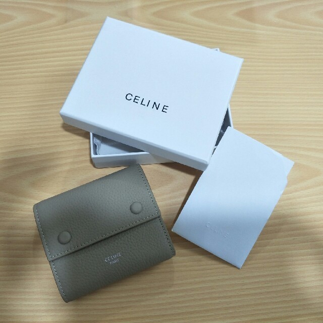 celine - 早い者勝ち　セリーヌCeline 　折り財布　レディース　人気品の通販 by 松代NO.8's shop｜セリーヌならラクマ