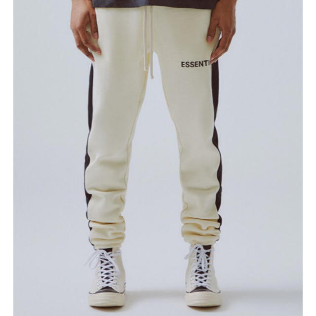 FEAR OF GOD(フィアオブゴッド)のSサイズ Essentials Side Stripe Sweatpants メンズのトップス(スウェット)の商品写真