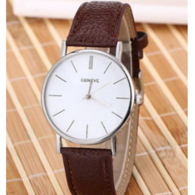 GENEVE ヨーロピアンスタイル ファッション腕時計 ブラウンの通販 by Shop555｜ラクマ