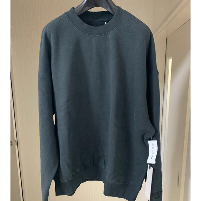 FEAR OF GOD(フィアオブゴッド)のFOG essentials crew neck sweatshirt メンズのトップス(スウェット)の商品写真