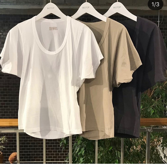 Fabiane Roux(ファビアンルー)のnowos バックドレープ Tシャツ ホワイト レディースのトップス(Tシャツ(半袖/袖なし))の商品写真