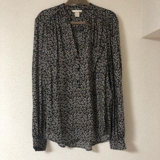 エイチアンドエム(H&M)の新品未使用 H&M 小花柄Vネックブラウス(シャツ/ブラウス(長袖/七分))