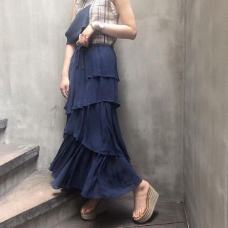 アメリヴィンテージ(Ameri VINTAGE)のアメリ♡ MEDI RANDOM SWING TIERED SKIRT 青(ロングスカート)