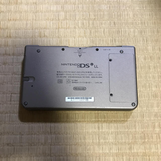 ニンテンドーDS(ニンテンドーDS)のdsill 本体 充電器セット ブラウン色 エンタメ/ホビーのゲームソフト/ゲーム機本体(携帯用ゲーム機本体)の商品写真