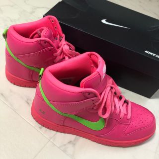 ナイキ(NIKE)のNIKE ナイキ スニーカー(スニーカー)