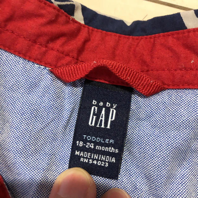 GAP(ギャップ)のGAP 柄シャツ☆18m〜24m キッズ/ベビー/マタニティのキッズ服男の子用(90cm~)(Tシャツ/カットソー)の商品写真