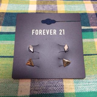 フォーエバートゥエンティーワン(FOREVER 21)のForever21セットピアス✴︎(ピアス)