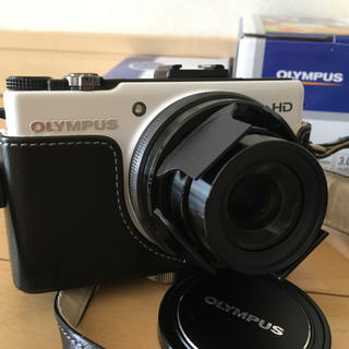 オリンパス(OLYMPUS)のOLYMPUS XZ-1人気のホワイトボディ🌟(コンパクトデジタルカメラ)