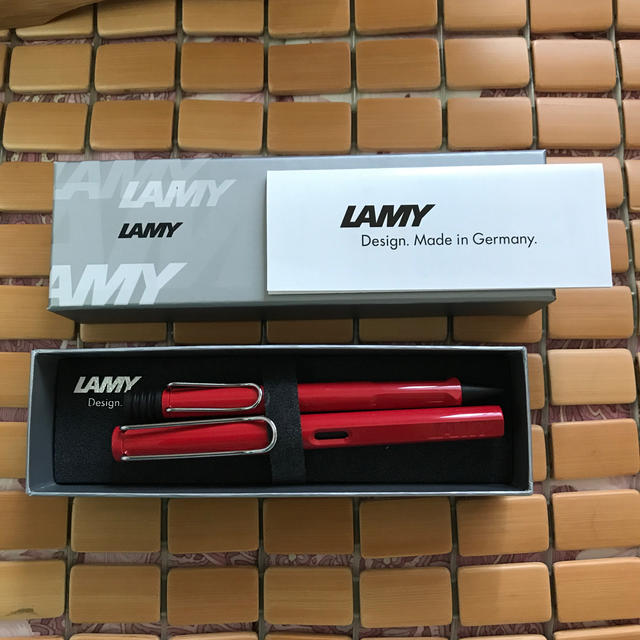 LAMY(ラミー)のLAMY サファリ 万年筆とボールペンのセット インテリア/住まい/日用品の文房具(ペン/マーカー)の商品写真