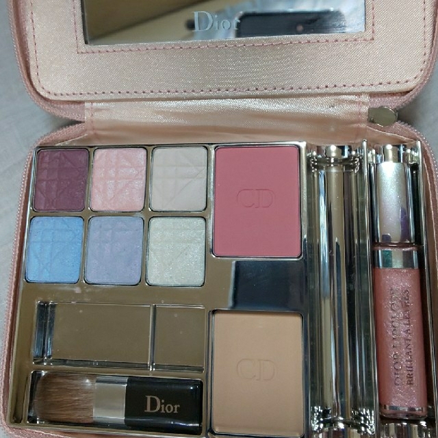 Christian Dior(クリスチャンディオール)のDior ディオール アイシャドー チーク セット コスメ/美容のベースメイク/化粧品(アイシャドウ)の商品写真