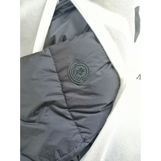 MONCLER(モンクレール)のMONCLER MONTCLA モンクラー サイズ3 黒 ダウンジャケット メンズのジャケット/アウター(ダウンジャケット)の商品写真