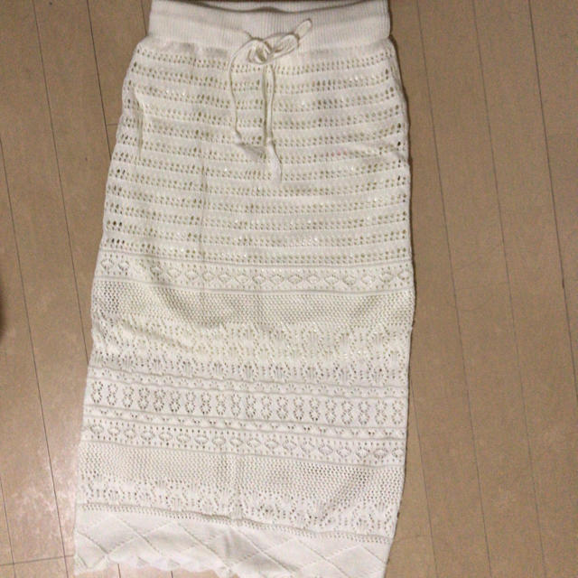 しまむら(シマムラ)の週末値下げ♡新品タグ付 透かし編みスカート レディースのスカート(ひざ丈スカート)の商品写真