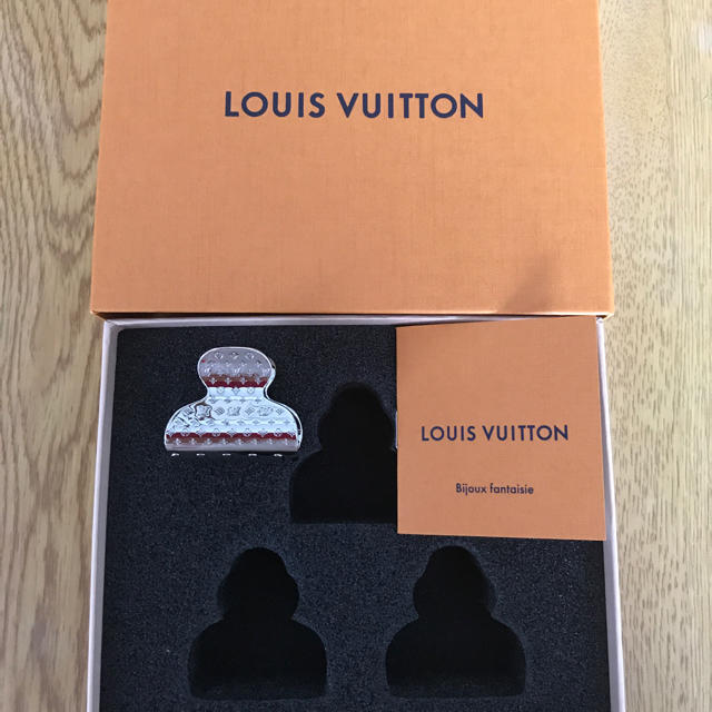 LOUIS VUITTON(ルイヴィトン)のmari様専用 レディースのヘアアクセサリー(バレッタ/ヘアクリップ)の商品写真