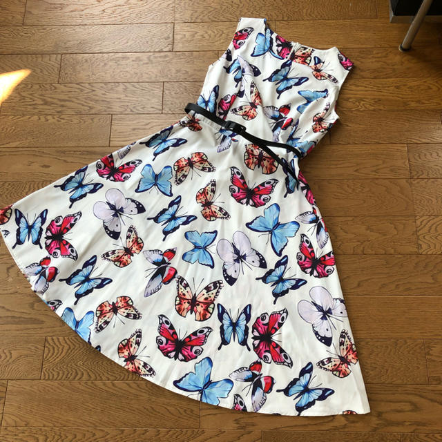 蝶々柄ワンピース 未使用品の通販 by クミティs shop|ラクマ 蝶々柄ワンピース 未使用品の通販 by クミティs shop|ラクマ