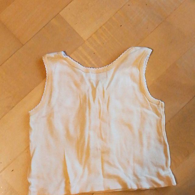 BeBe(ベベ)のベベ bebe タンクトップ 90㎝ キッズ/ベビー/マタニティのキッズ服女の子用(90cm~)(Tシャツ/カットソー)の商品写真