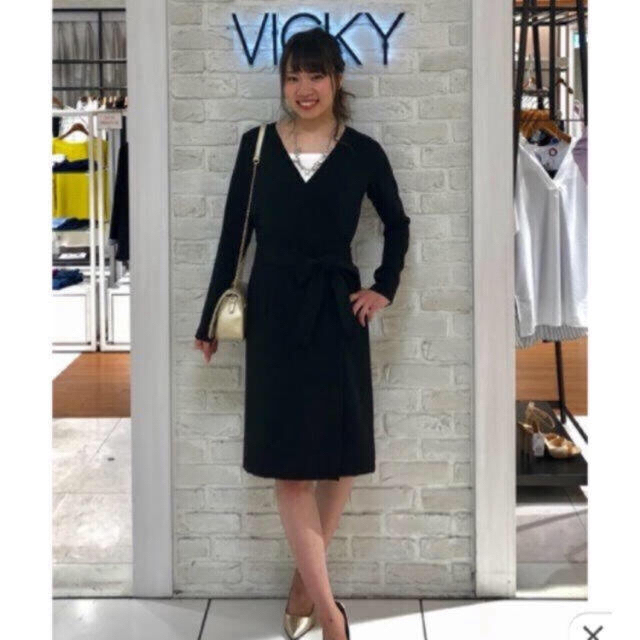 VICKY(ビッキー)の専用です　ビッキー ★ カシュクールワンピース ★ ブラック ★ 美品 レディースのワンピース(ひざ丈ワンピース)の商品写真