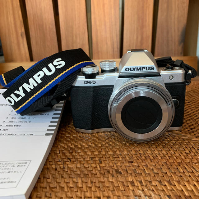 カメラOlympus E-M10 Mark Ⅱミラーレスパンケーキズームレンズセット