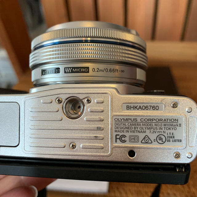 カメラOlympus E-M10 Mark Ⅱミラーレスパンケーキズームレンズセット
