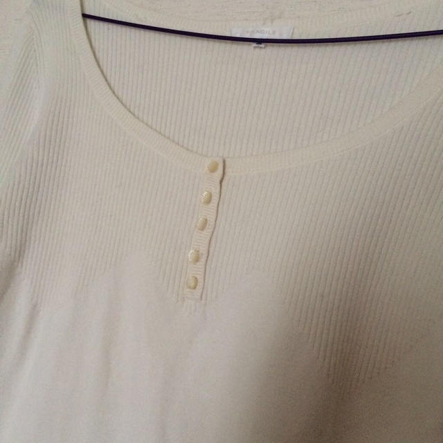 FRAGILE(フラジール)の袖ふんわり薄手ニット レディースのトップス(ニット/セーター)の商品写真