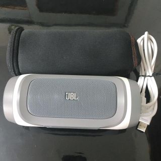 ジェイビーエス(JBS)のJBL charge スピーカー(スピーカー)