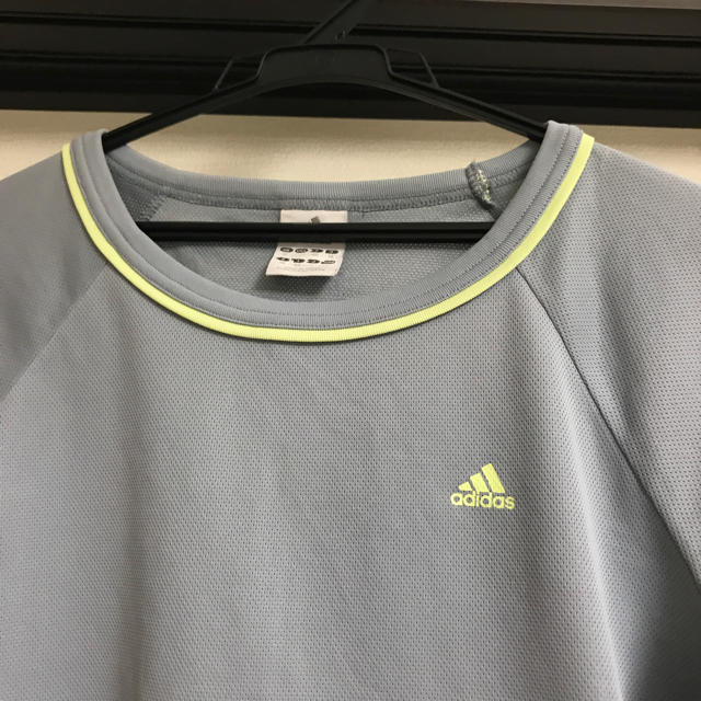 adidas(アディダス)のadidas ロンT レディース L レディースのトップス(Tシャツ(長袖/七分))の商品写真