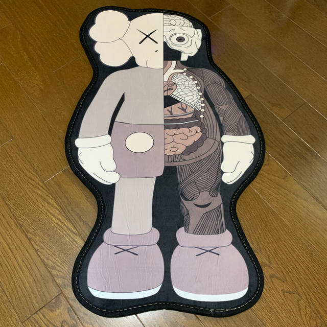 KAWS インテリア マット ラグ | フリマアプリ ラクマ