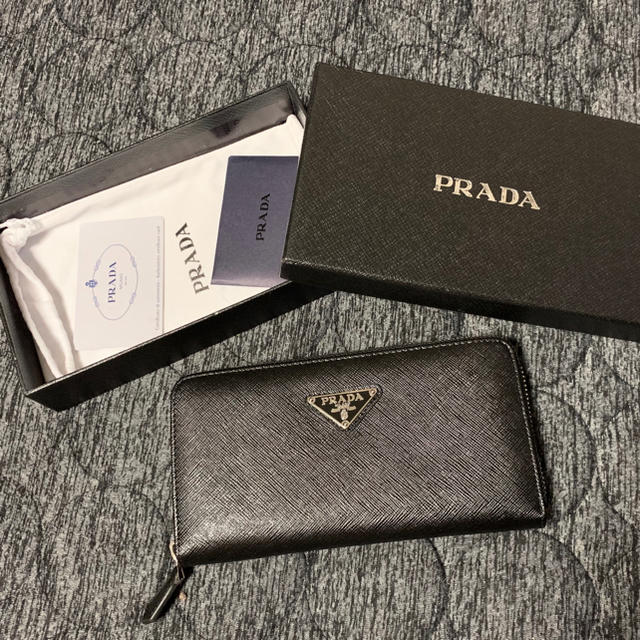 PRADA プラダ  長財布  ブラック