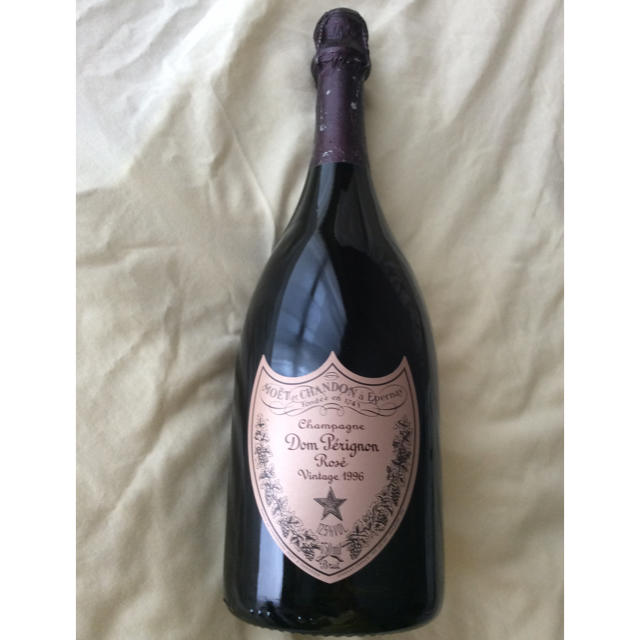 Dom Pérignon(ドンペリニヨン)のドンペリ  ロゼ   1996  ヴィンテージ★ 食品/飲料/酒の酒(シャンパン/スパークリングワイン)の商品写真