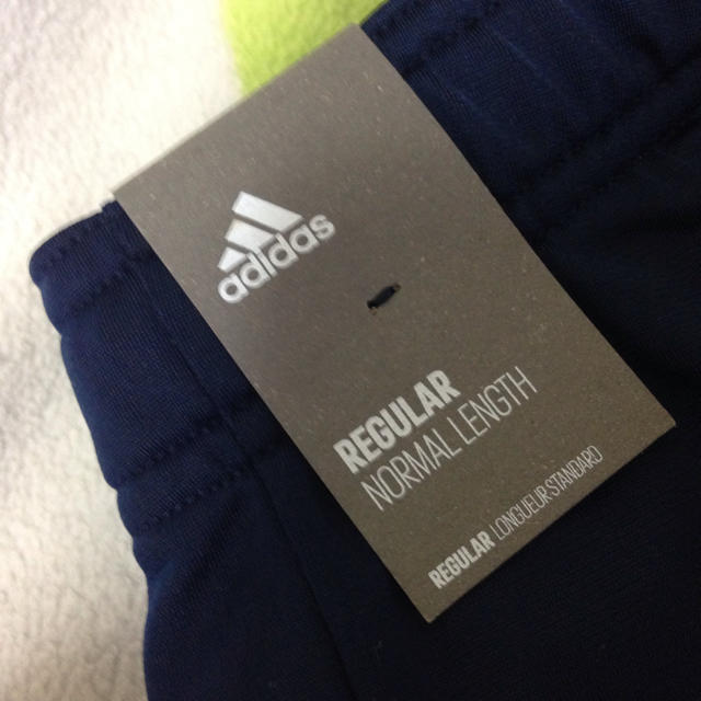 adidas(アディダス)のadidas ジャージ上下 M 新品未使用タグつき レディースのトップス(トレーナー/スウェット)の商品写真