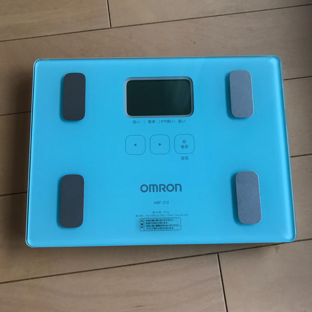 OMRON(オムロン)のぴよさん専用！OMROM 体重体組織計パステルグリーン スマホ/家電/カメラの美容/健康(体重計/体脂肪計)の商品写真