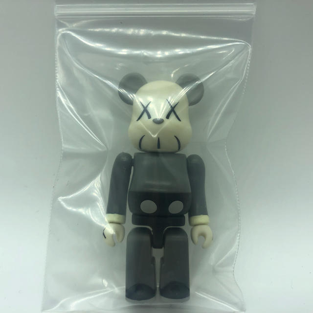 MEDICOM TOY - 超美品 BE@RBRICK 100% KAWS ベアブリック カウズの通販